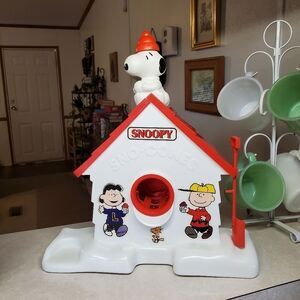 Hasbro Snoopy & Friends Sno-Cone Machine 1985